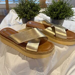 Mariella, Leather Gold Sandal, Made In Italy, Euro Size 39 (8-8.5) Gently Worn,